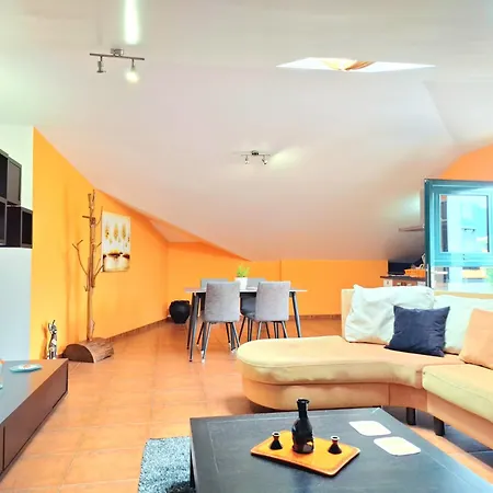 Discovery Apartment *